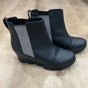 NWOT Girls Sorel Wedge Boot
